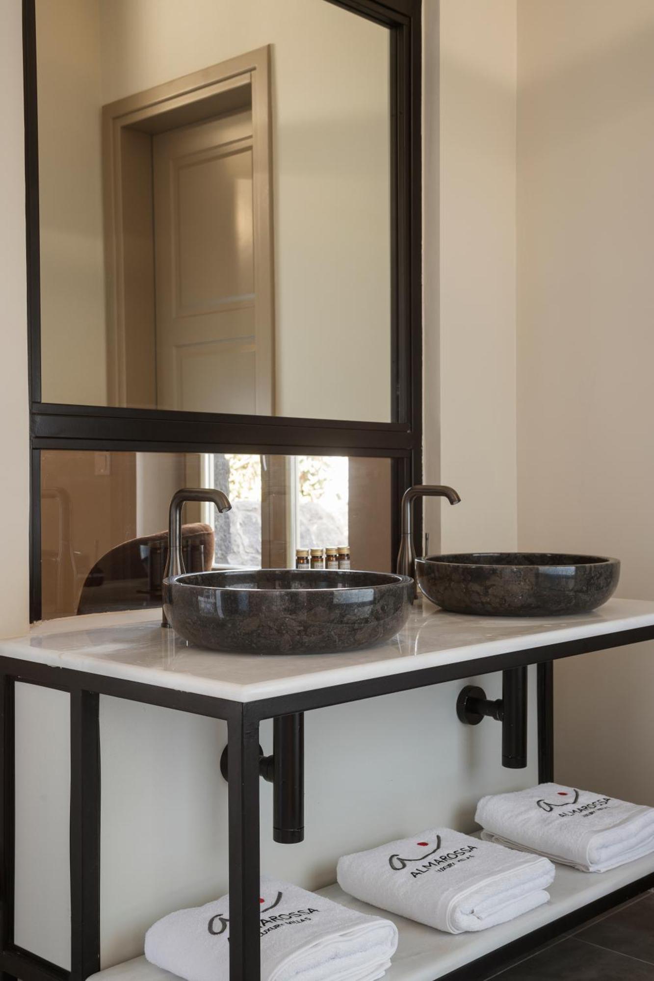 Almarossa Luxury Villas Vourvoúlos Eksteriør bilde